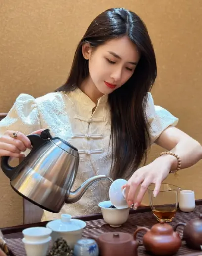 上海下沙烧卖推荐｜老字号盘点｜美食打卡路线，一口下去我直接沉默了三秒