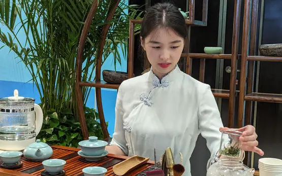 上海同城夜生活究竟有多上头？魔都美食聚会打卡路线带你解锁不夜城
